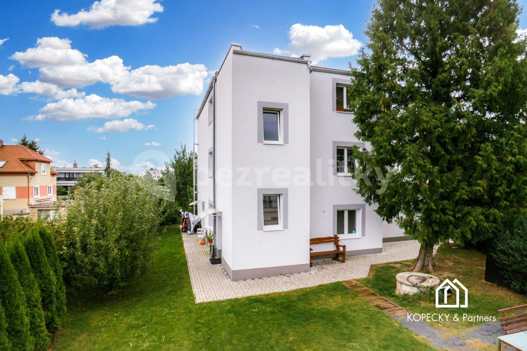 3 bedroom with open-plan kitchen flat for sale, 115 m², Moravanská, Prague, Prague