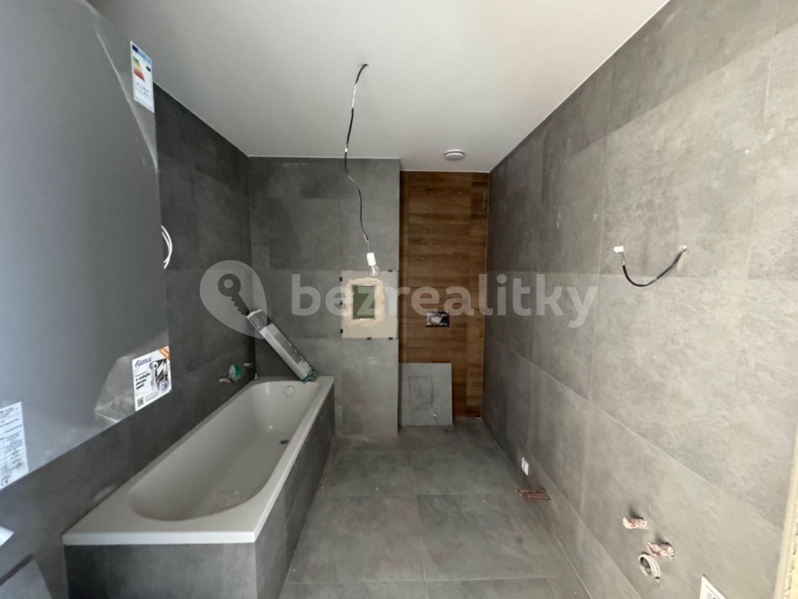 2 bedroom with open-plan kitchen flat for sale, 74 m², Psárská, Prague, Prague