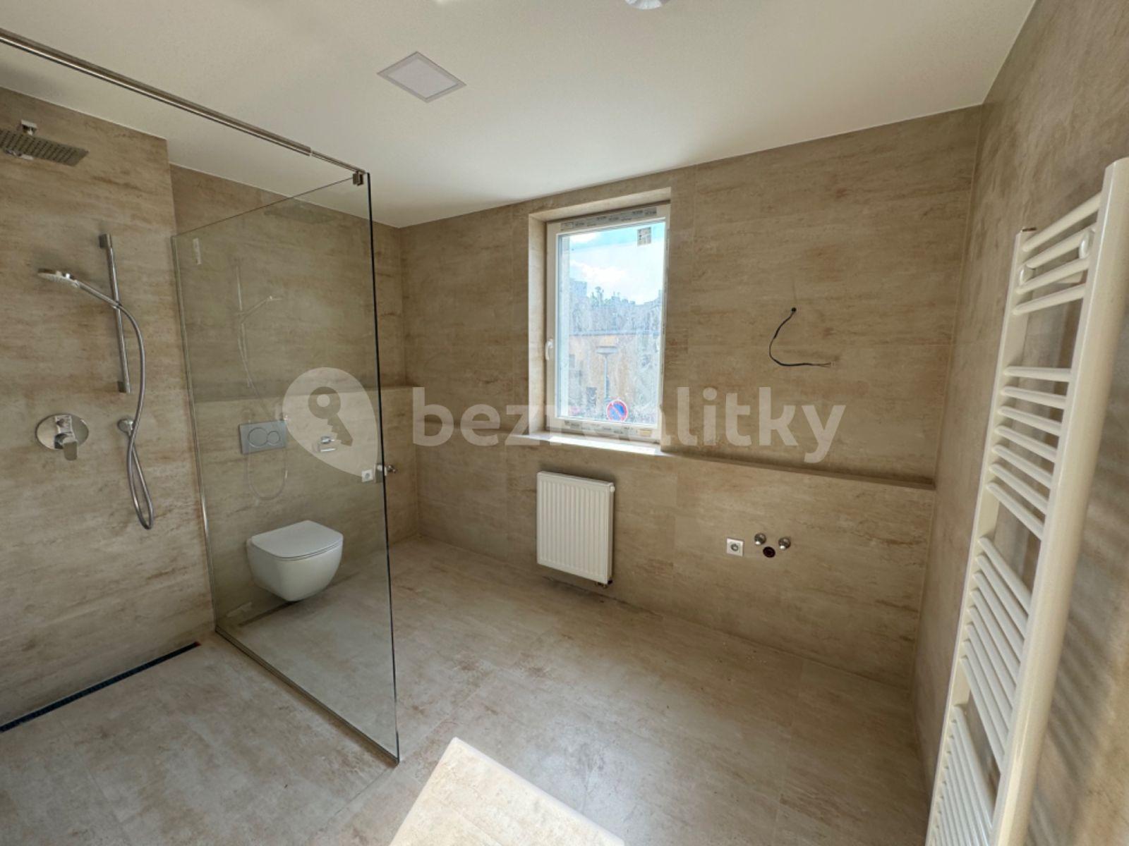 2 bedroom with open-plan kitchen flat for sale, 74 m², Psárská, Prague, Prague