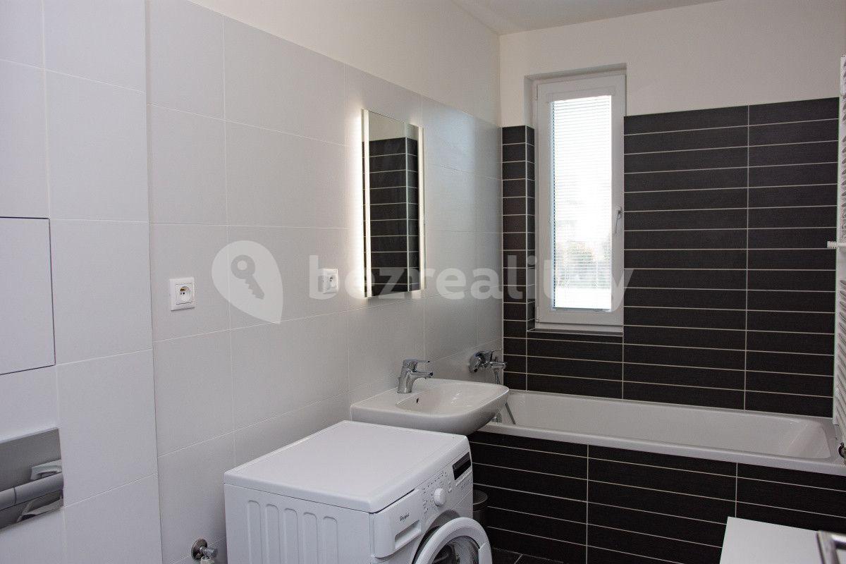 Studio flat to rent, 39 m², Pod Stolovou Horou, Prague, Prague