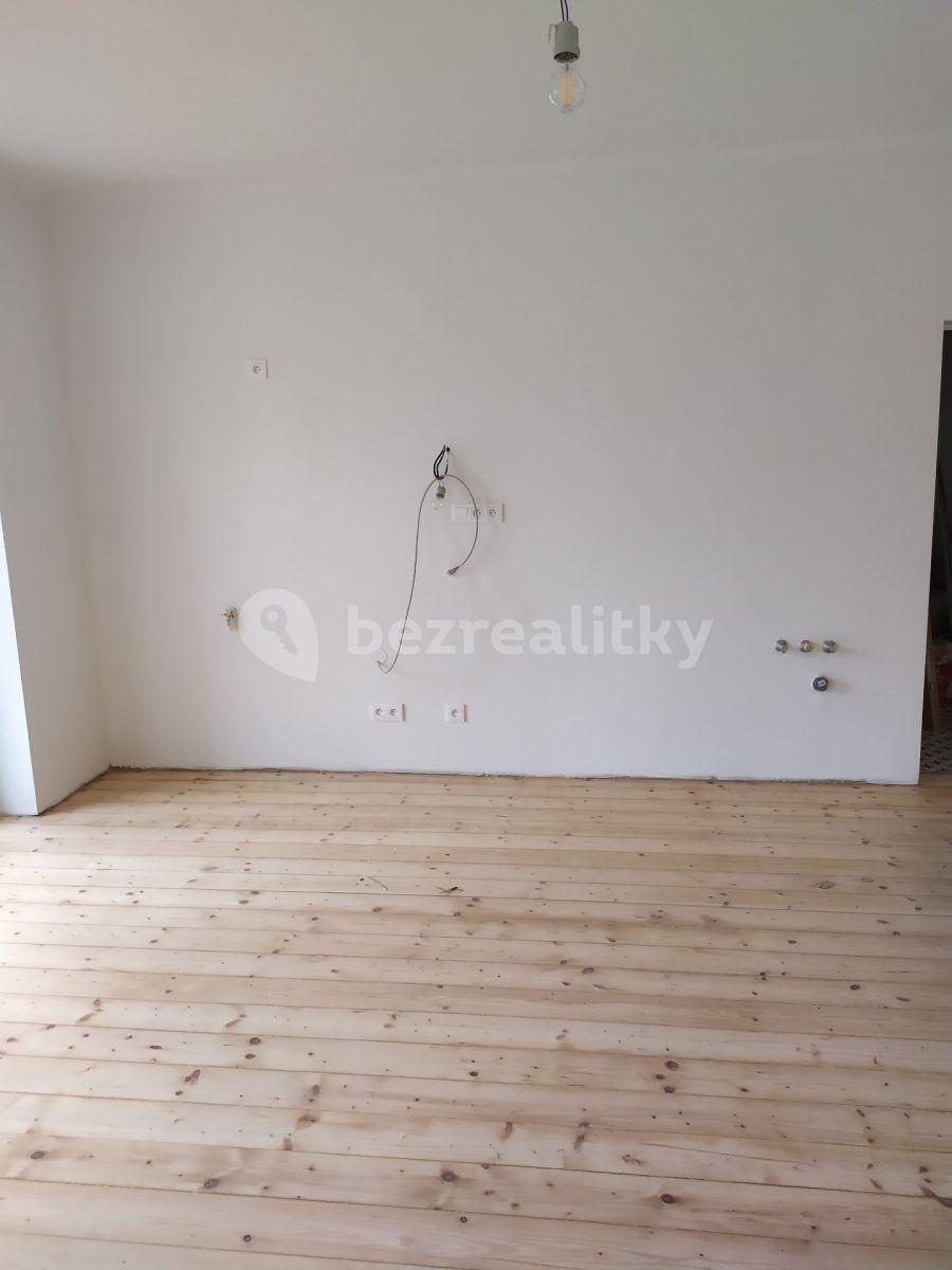 2 bedroom with open-plan kitchen flat for sale, 77 m², Kpt. Jaroše, Beroun, Středočeský Region