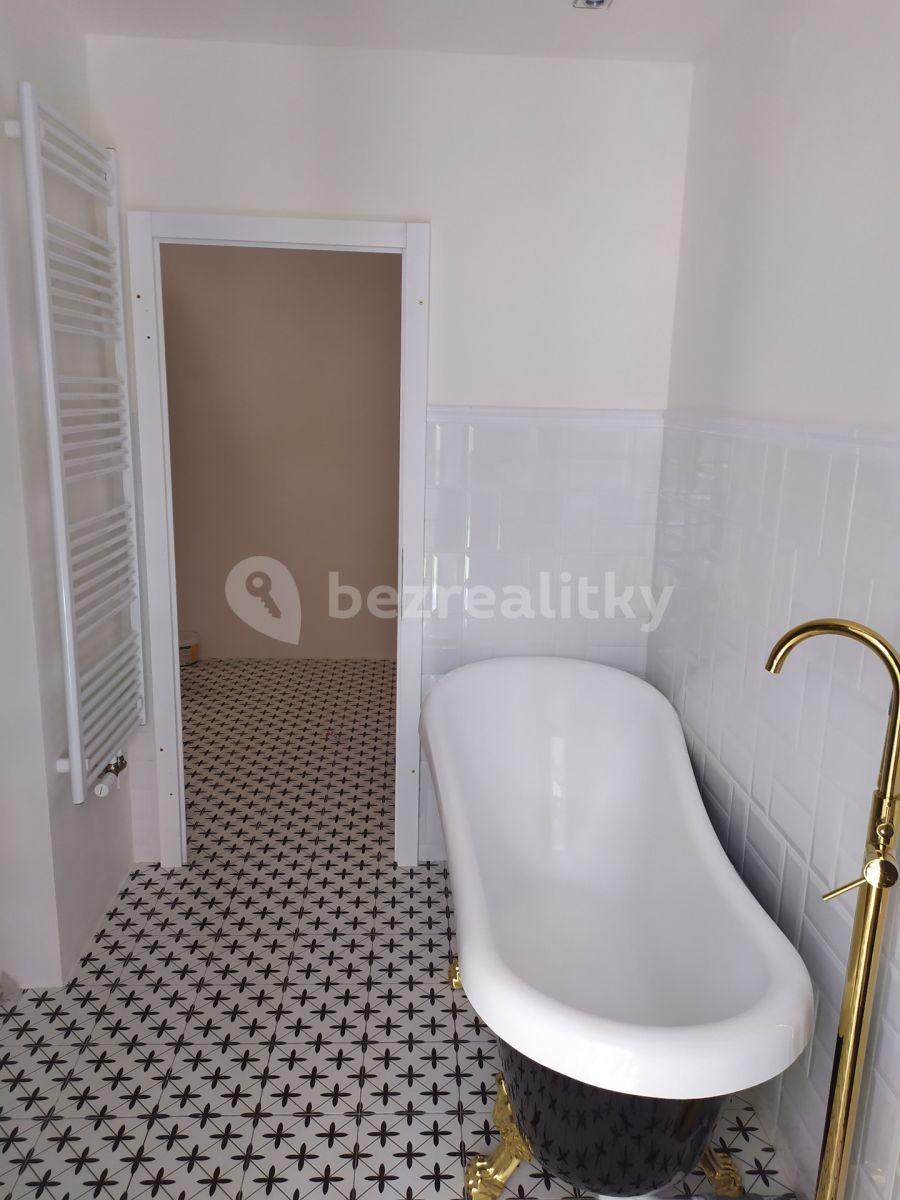 2 bedroom with open-plan kitchen flat for sale, 77 m², Kpt. Jaroše, Beroun, Středočeský Region