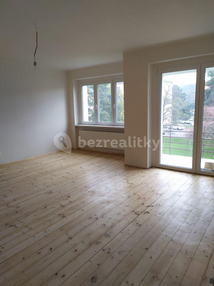 2 bedroom with open-plan kitchen flat for sale, 77 m², Kpt. Jaroše, Beroun, Středočeský Region