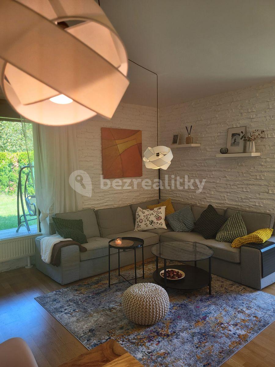 1 bedroom with open-plan kitchen flat to rent, 54 m², V Sedlci b, Prague, Prague