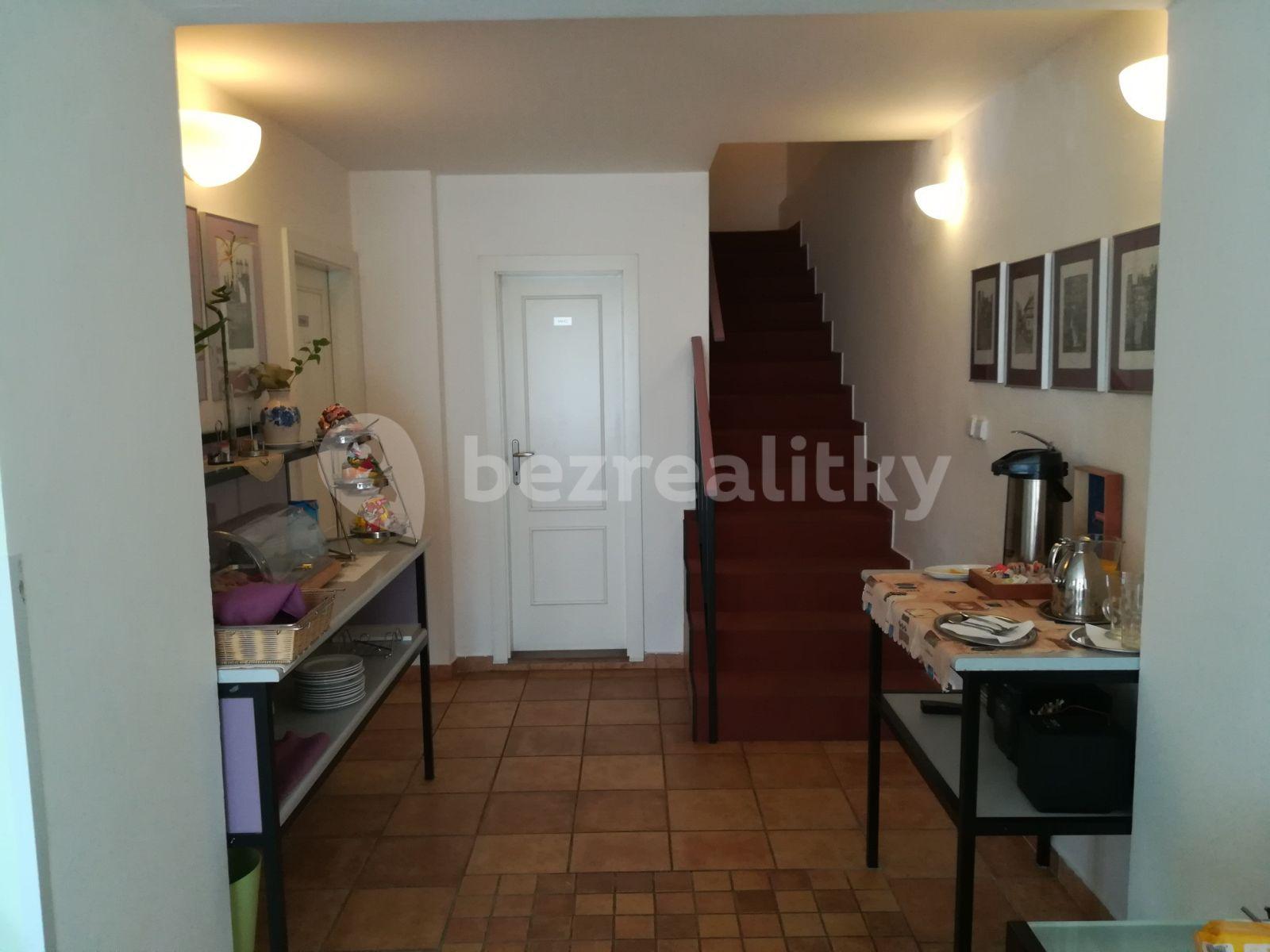 2 bedroom flat to rent, 300 m², Révová, Prague, Prague