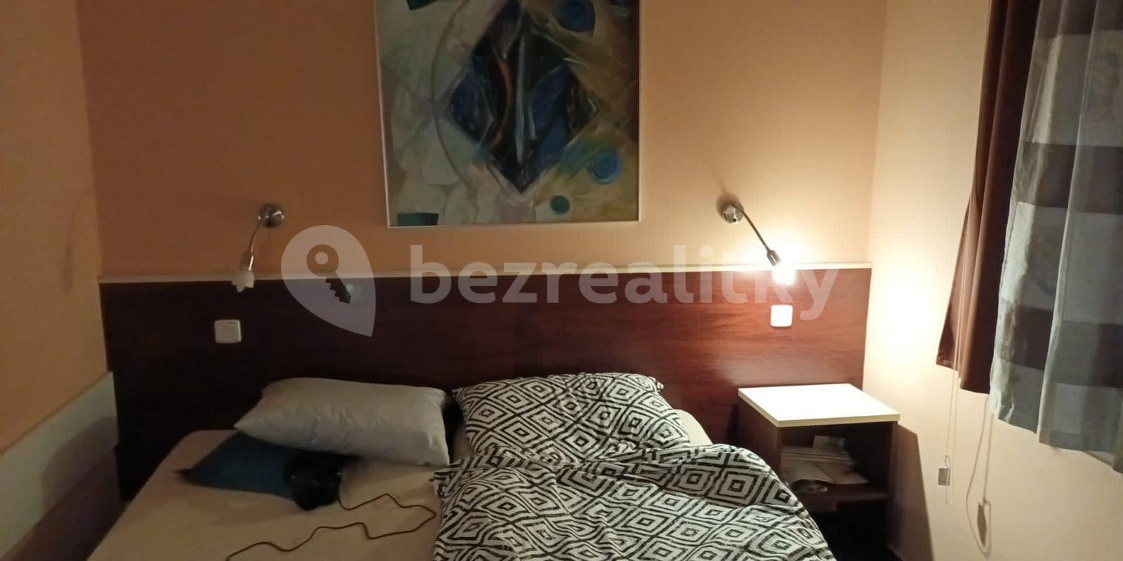 2 bedroom flat to rent, 300 m², Révová, Prague, Prague