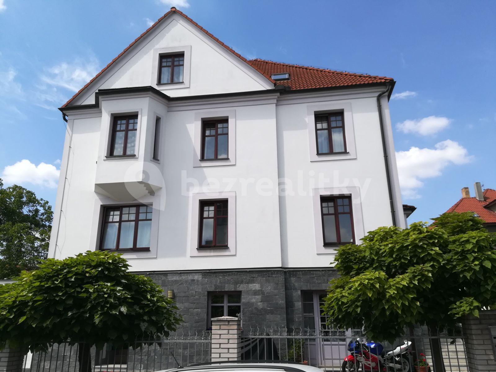 2 bedroom flat to rent, 300 m², Révová, Prague, Prague