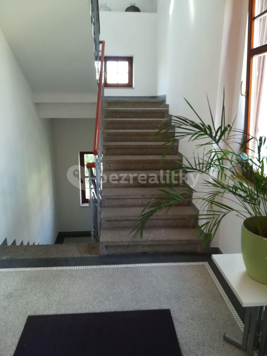 2 bedroom flat to rent, 300 m², Révová, Prague, Prague