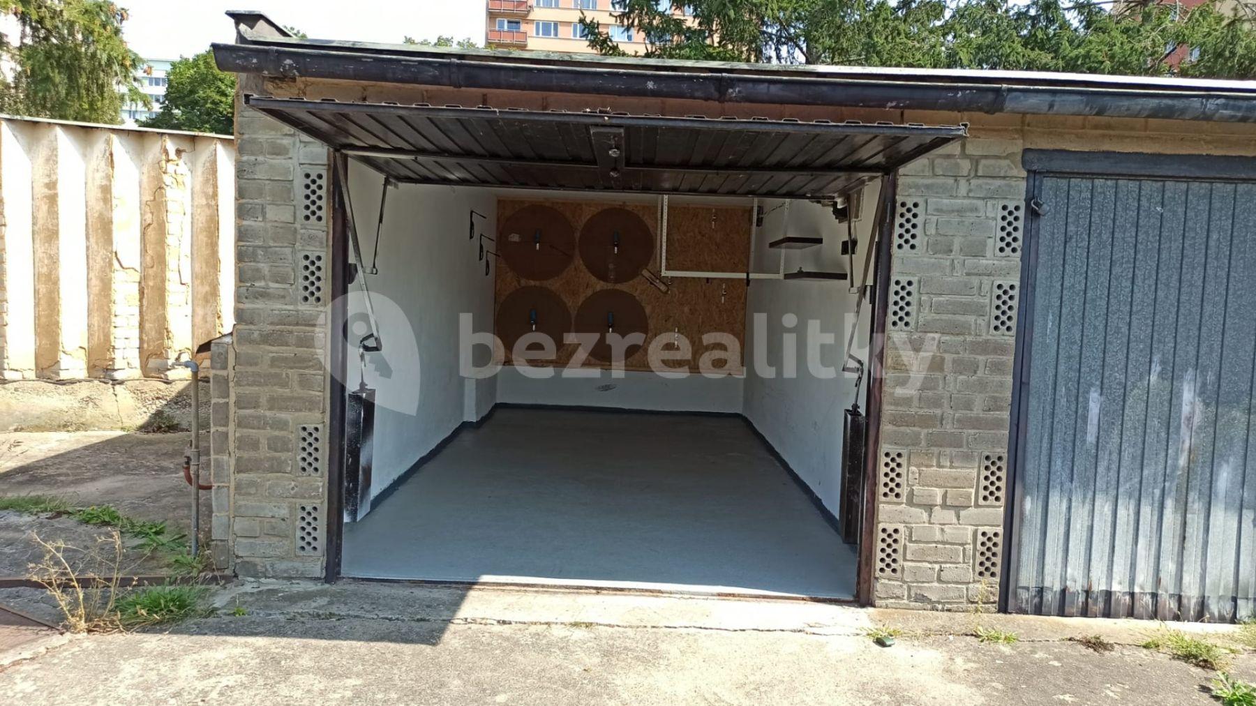 garage to rent, 20 m², Vavřenova, Prague, Prague