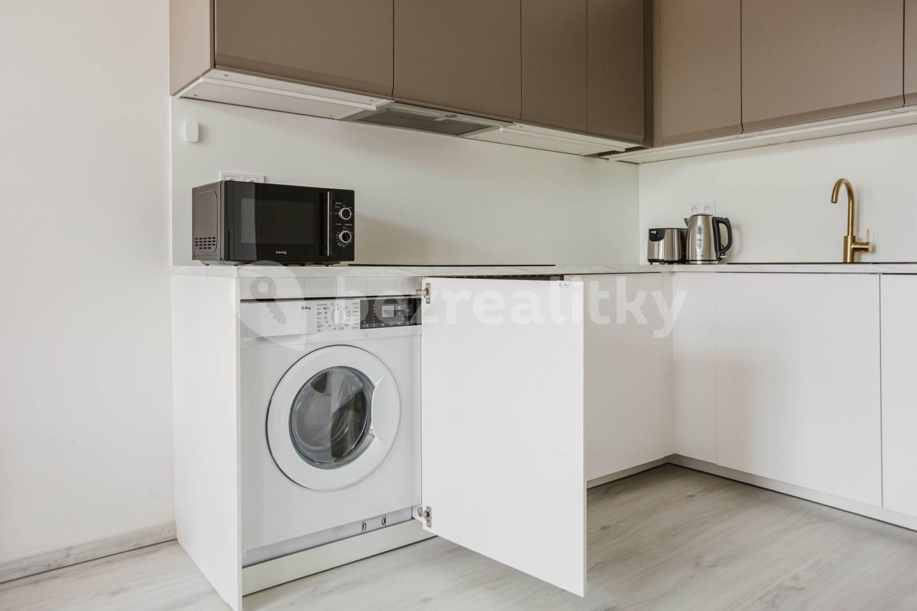 Studio flat to rent, 35 m², Rostovská, Prague, Prague