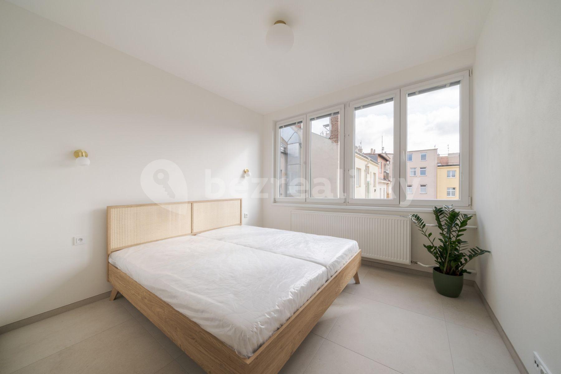 2 bedroom with open-plan kitchen flat to rent, 72 m², Kolínská, Prague, Prague