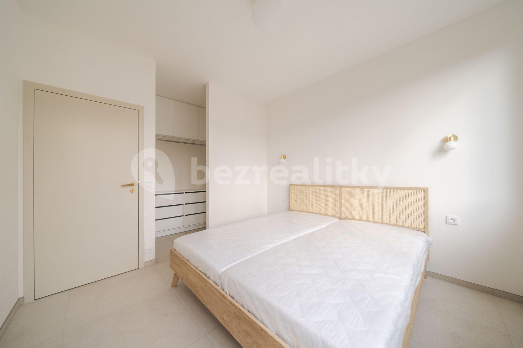 2 bedroom with open-plan kitchen flat to rent, 72 m², Kolínská, Prague, Prague