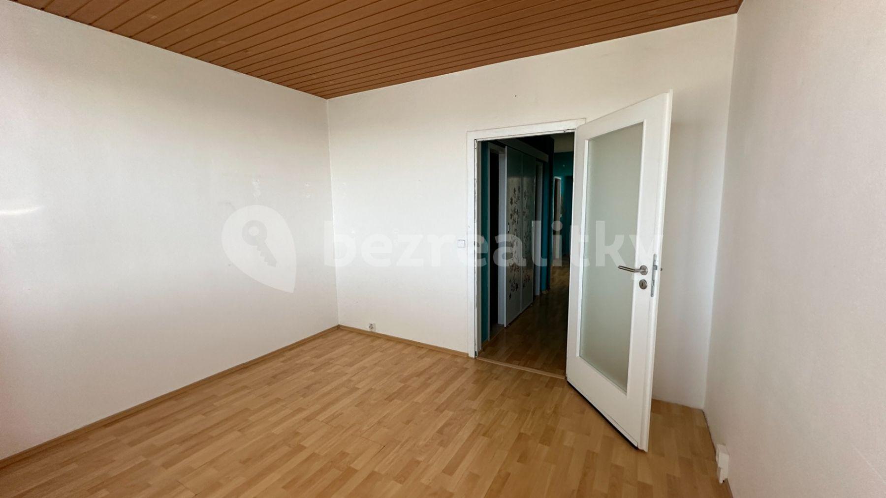 2 bedroom with open-plan kitchen flat to rent, 70 m², ulice Kosmonautů, Brno, Jihomoravský Region