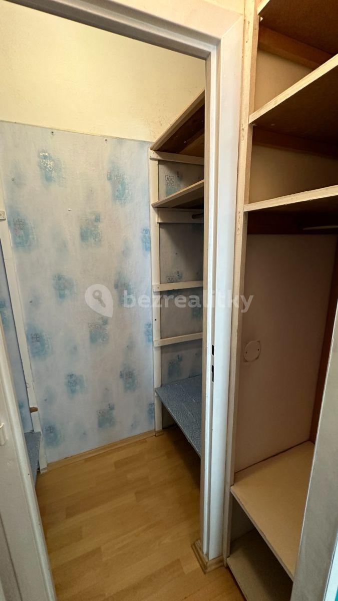 2 bedroom with open-plan kitchen flat to rent, 70 m², ulice Kosmonautů, Brno, Jihomoravský Region