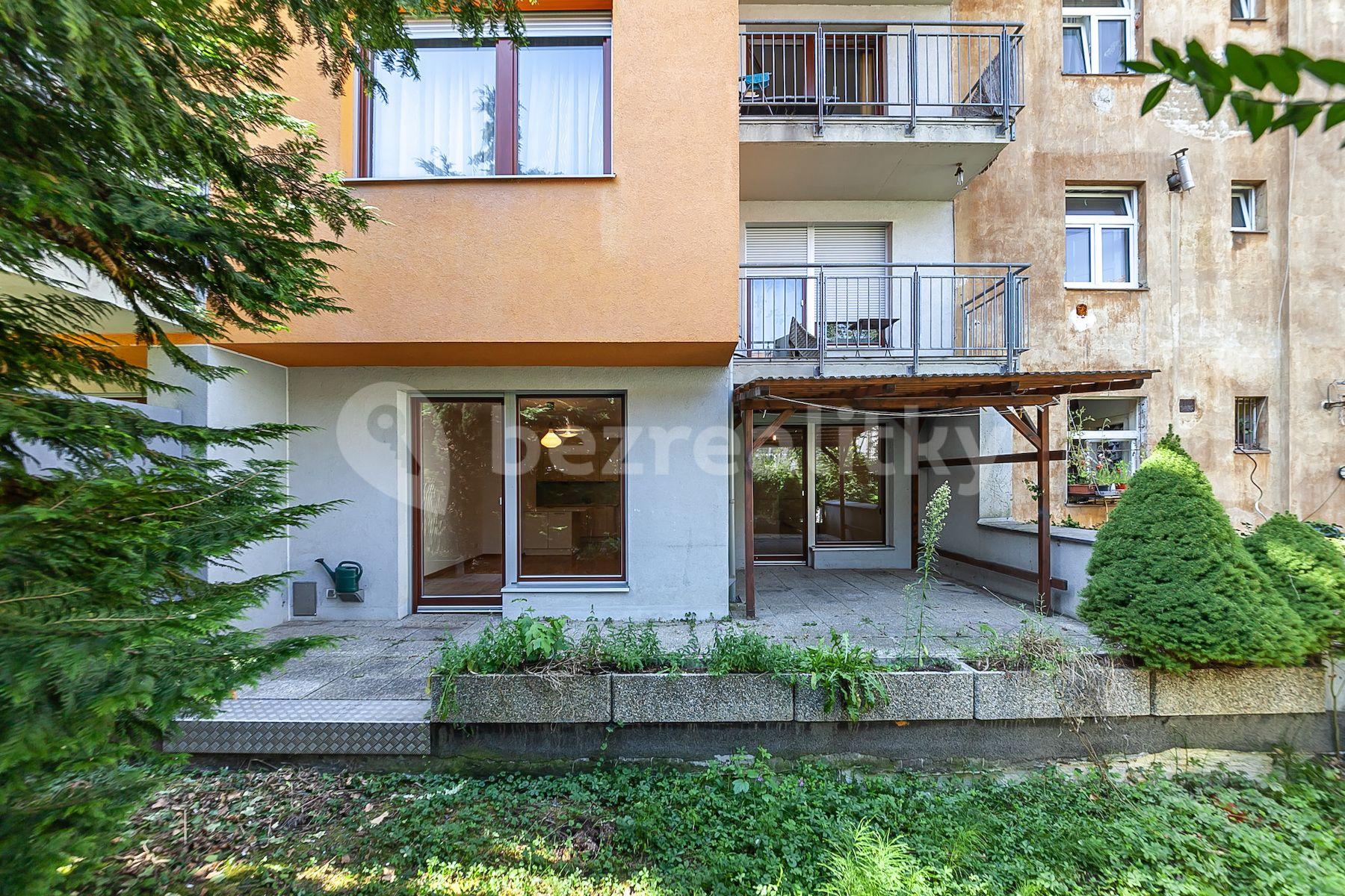 3 bedroom with open-plan kitchen flat for sale, 89 m², Lovčenská, Prague, Prague