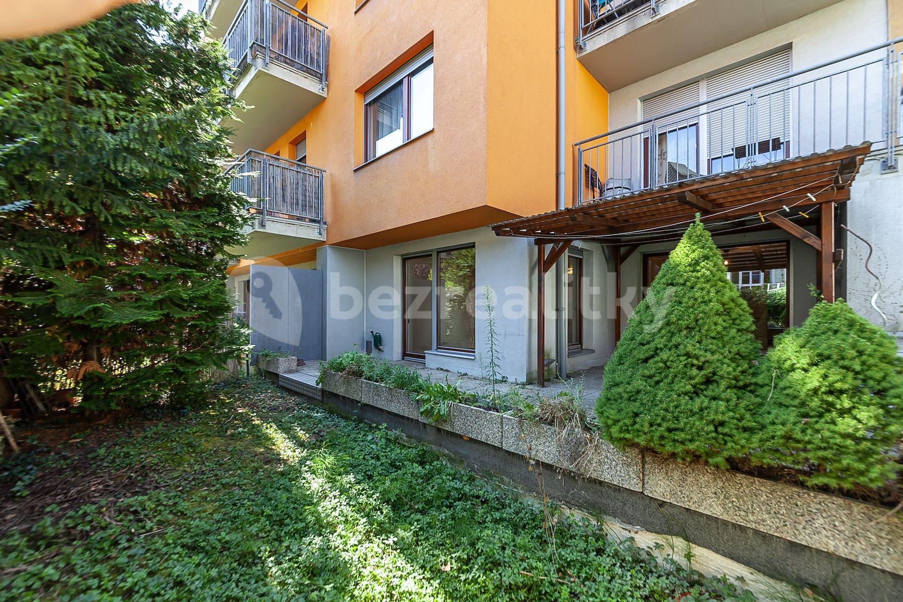 3 bedroom with open-plan kitchen flat for sale, 89 m², Lovčenská, Prague, Prague