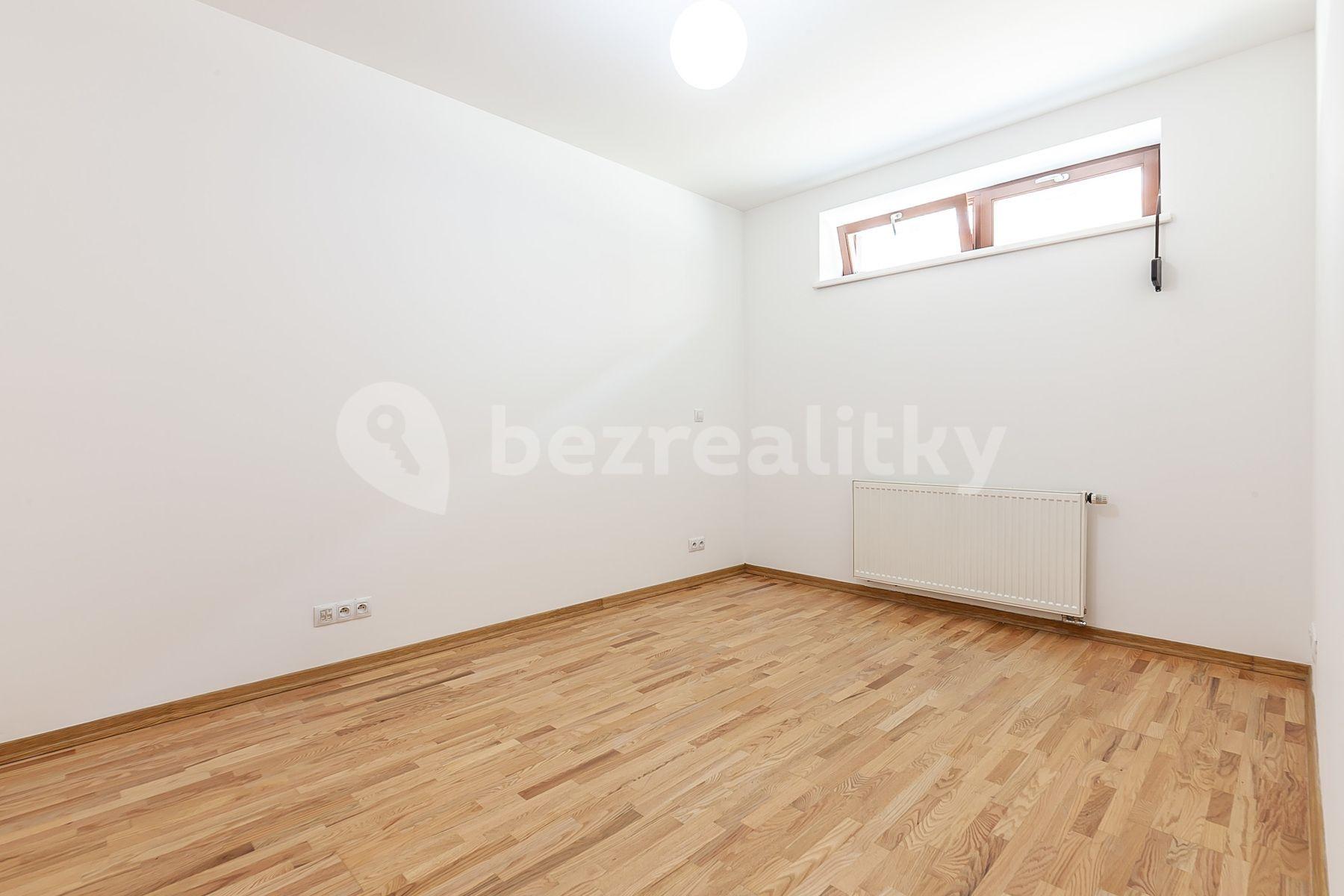 3 bedroom with open-plan kitchen flat for sale, 89 m², Lovčenská, Prague, Prague