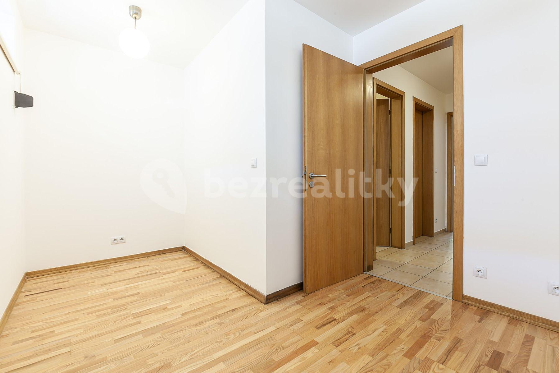 3 bedroom with open-plan kitchen flat for sale, 89 m², Lovčenská, Prague, Prague