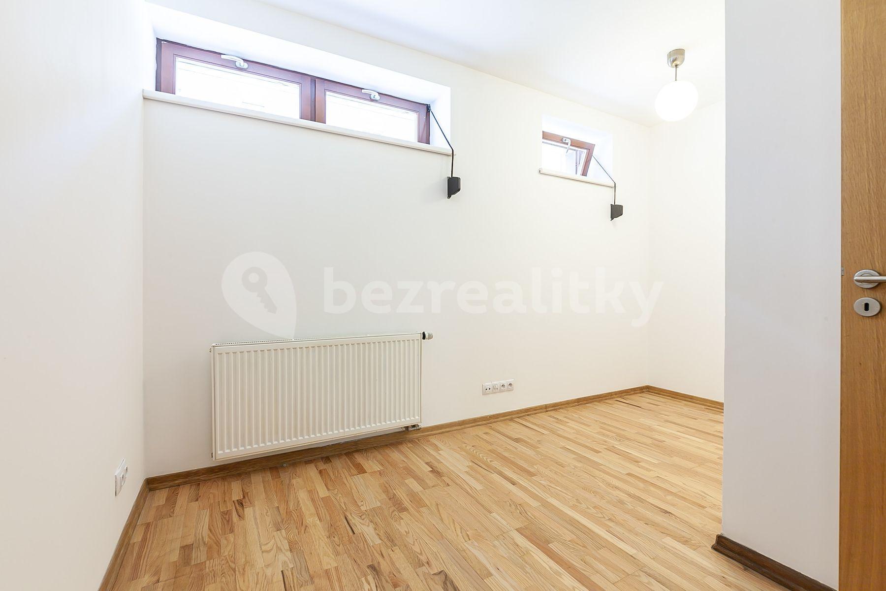 3 bedroom with open-plan kitchen flat for sale, 89 m², Lovčenská, Prague, Prague