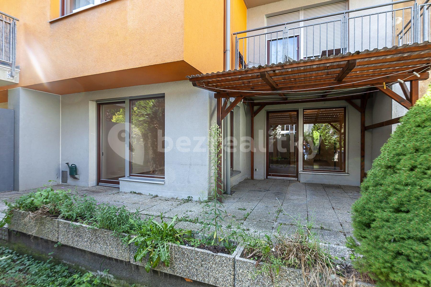 3 bedroom with open-plan kitchen flat for sale, 89 m², Lovčenská, Prague, Prague