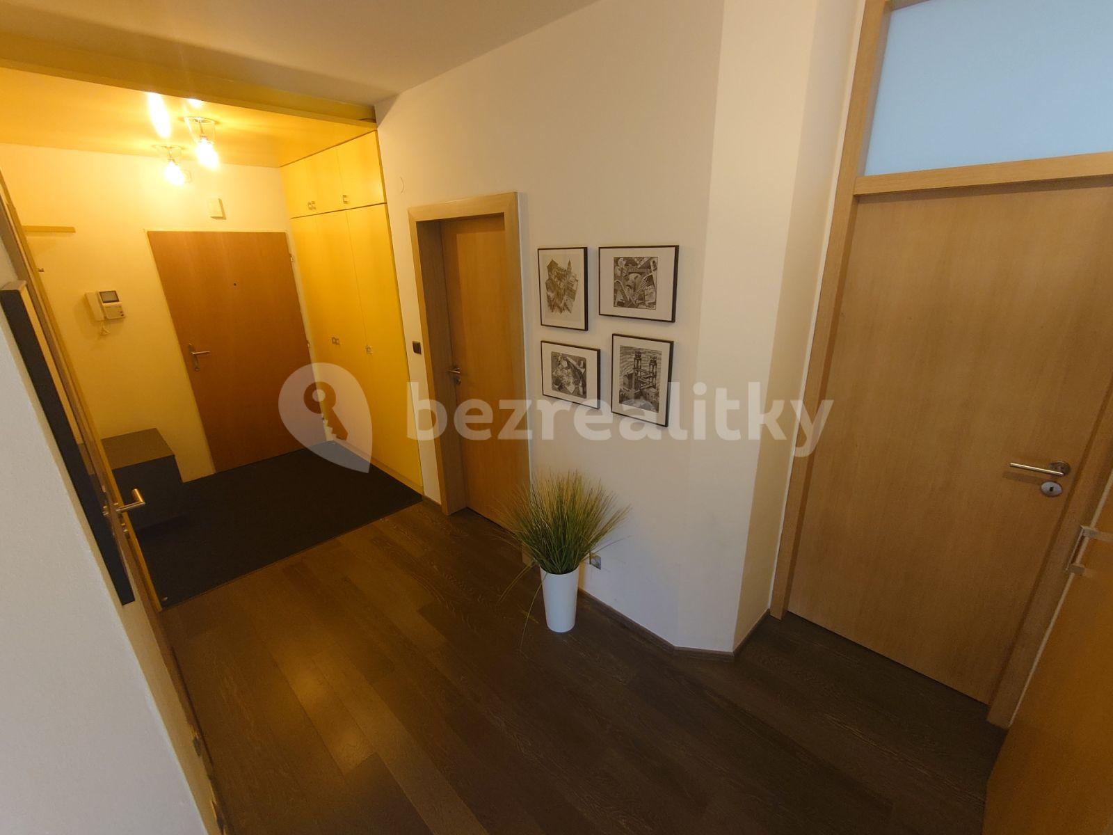 2 bedroom with open-plan kitchen flat to rent, 90 m², Vychodilova, Brno, Jihomoravský Region