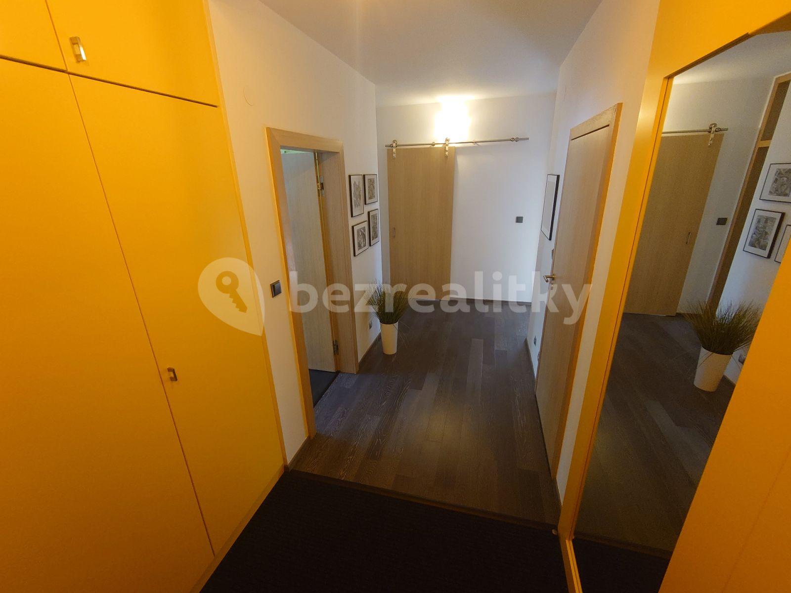 2 bedroom with open-plan kitchen flat to rent, 90 m², Vychodilova, Brno, Jihomoravský Region