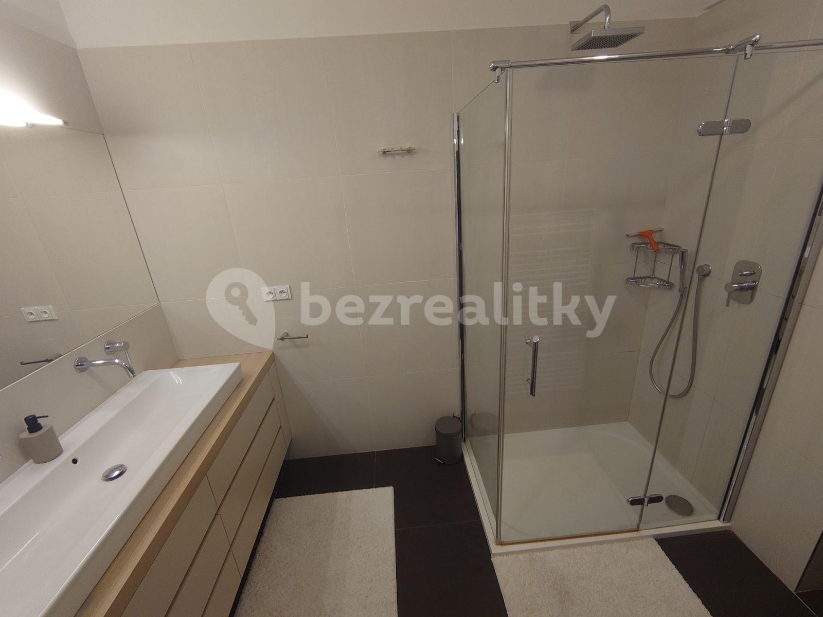 2 bedroom with open-plan kitchen flat to rent, 90 m², Vychodilova, Brno, Jihomoravský Region