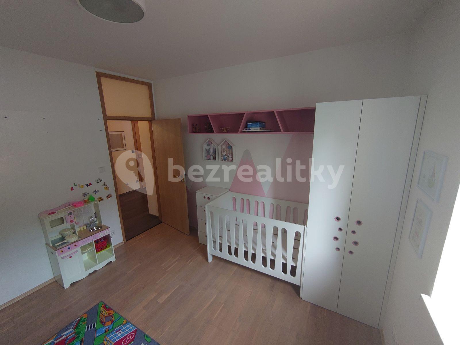 2 bedroom with open-plan kitchen flat to rent, 90 m², Vychodilova, Brno, Jihomoravský Region