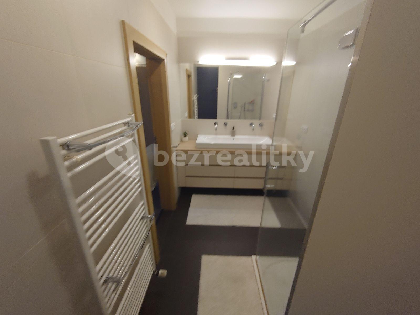 2 bedroom with open-plan kitchen flat to rent, 90 m², Vychodilova, Brno, Jihomoravský Region