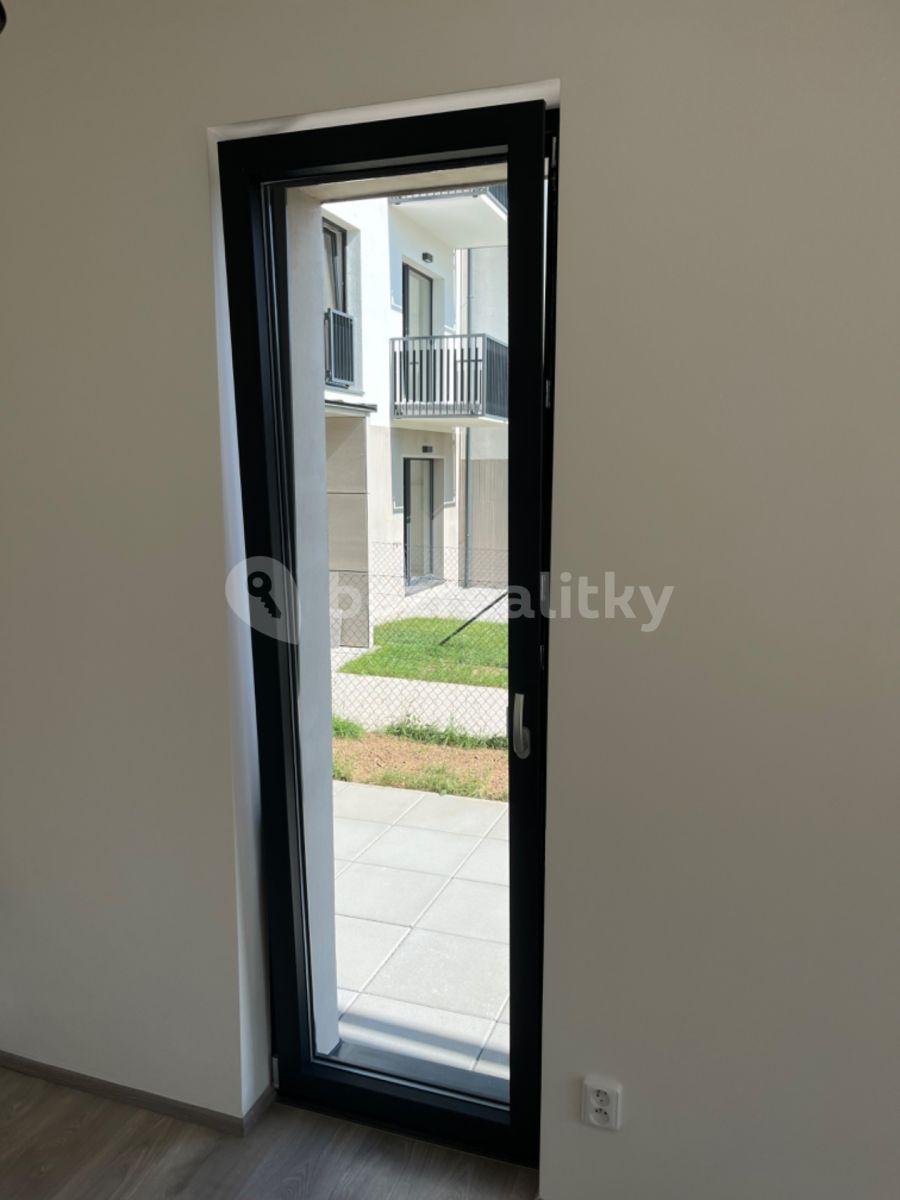 Studio flat to rent, 25 m², U benaru, Slaný, Středočeský Region