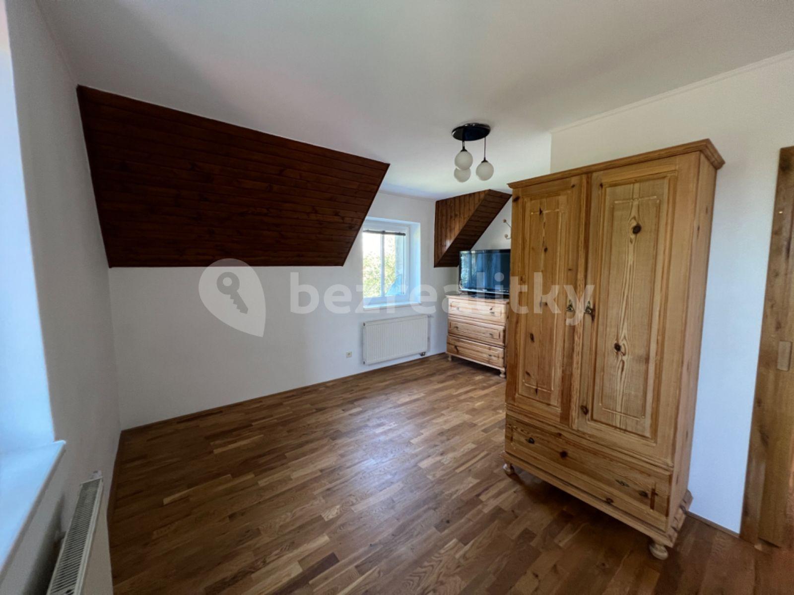 3 bedroom with open-plan kitchen flat to rent, 180 m², Na Návsi, Babice, Středočeský Region