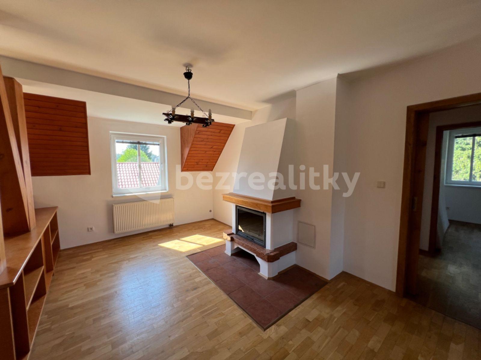 3 bedroom with open-plan kitchen flat to rent, 180 m², Na Návsi, Babice, Středočeský Region