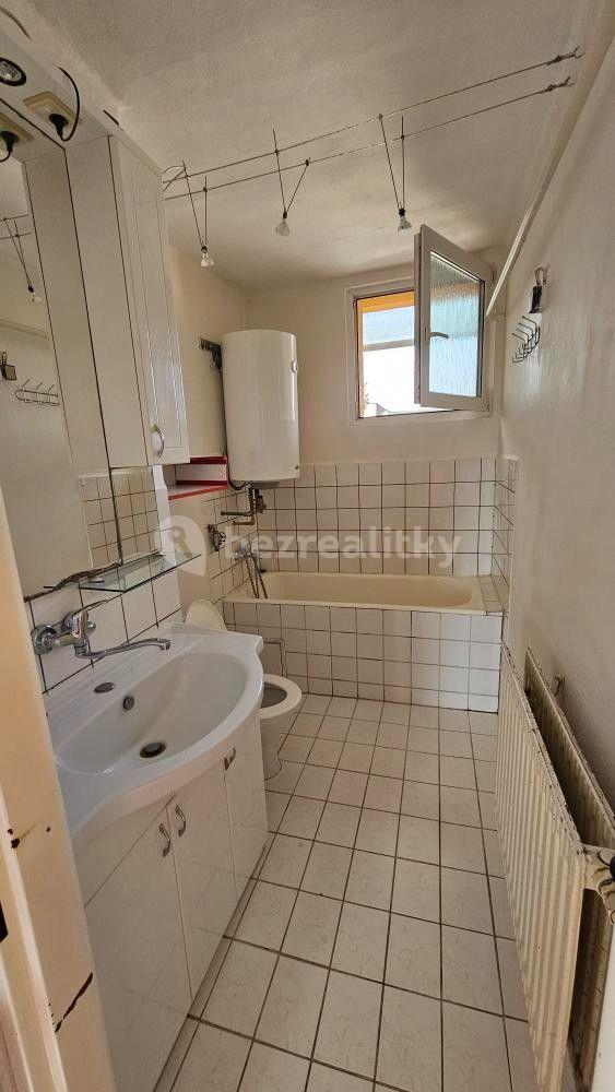 3 bedroom flat to rent, 68 m², Opařany, Jihočeský Region