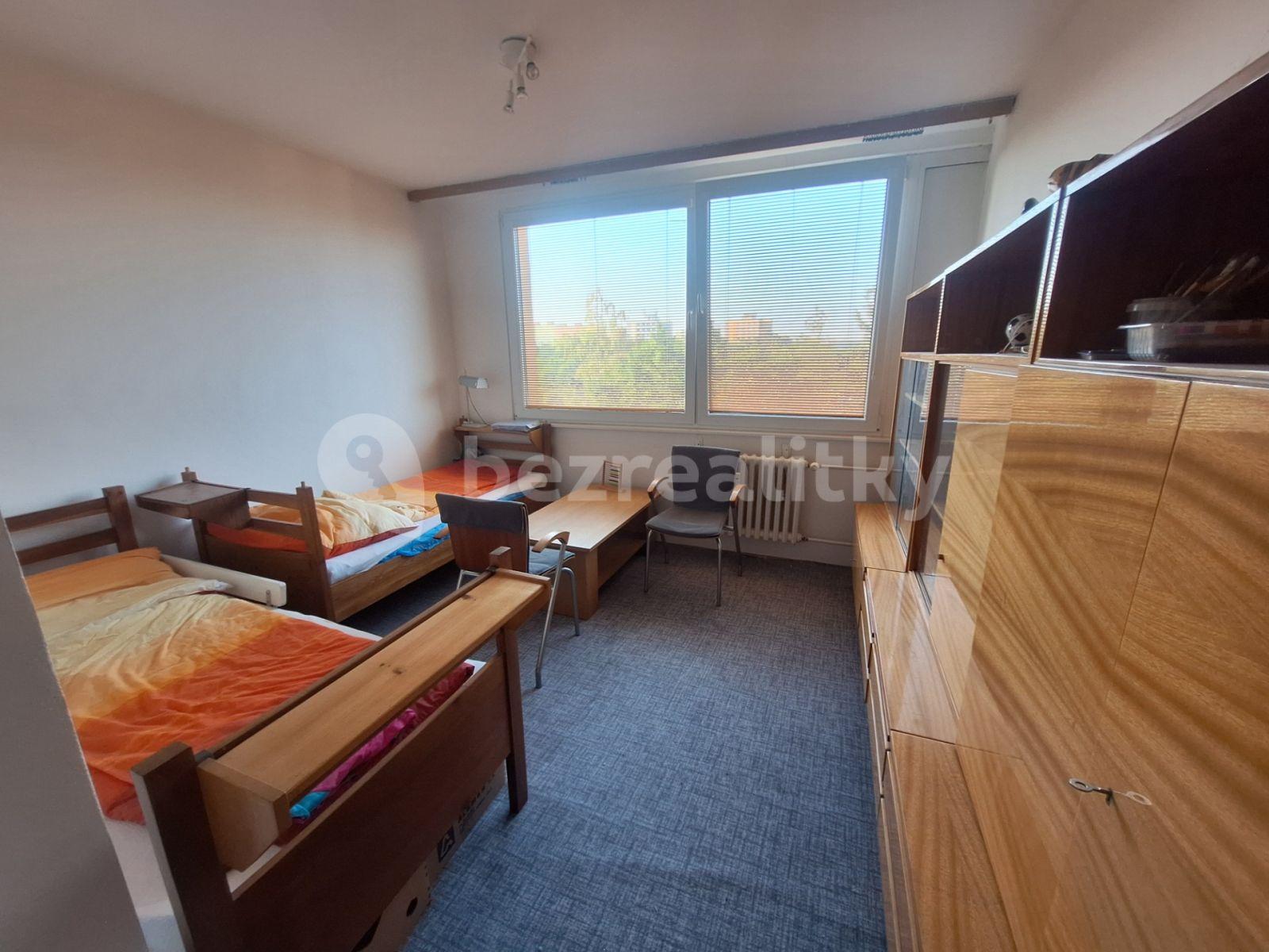 3 bedroom flat to rent, 68 m², Eledrova, Prague, Prague