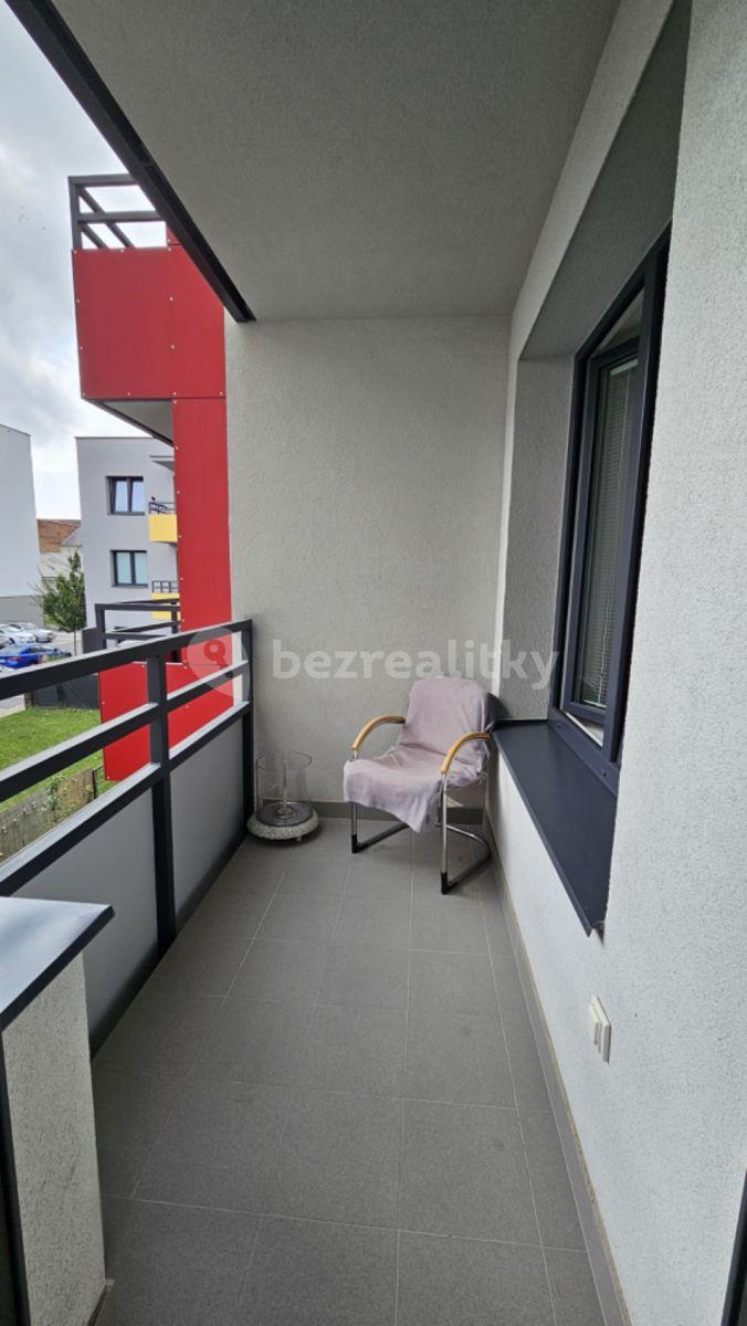 1 bedroom with open-plan kitchen flat to rent, 45 m², Bratranců Veverkových, Pardubice, Pardubický Region