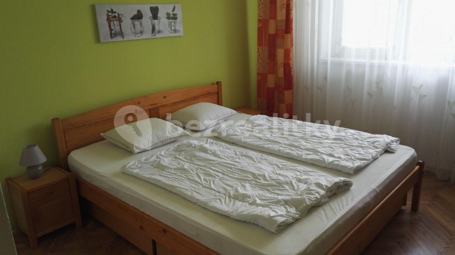 2 bedroom with open-plan kitchen flat to rent, 78 m², Bajkalská, Prague, Prague