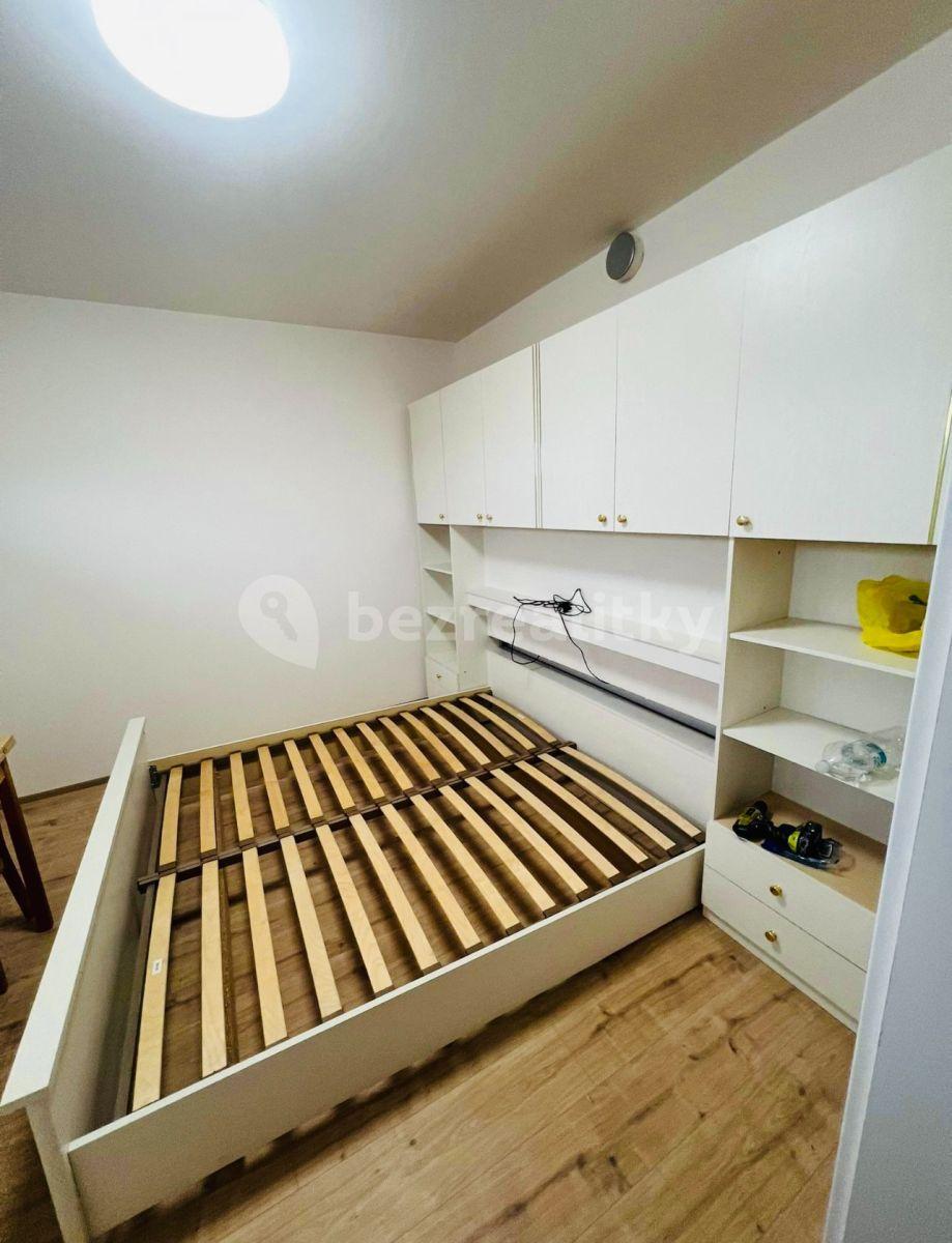 1 bedroom with open-plan kitchen flat to rent, 42 m², Za Humny, Modřice, Jihomoravský Region