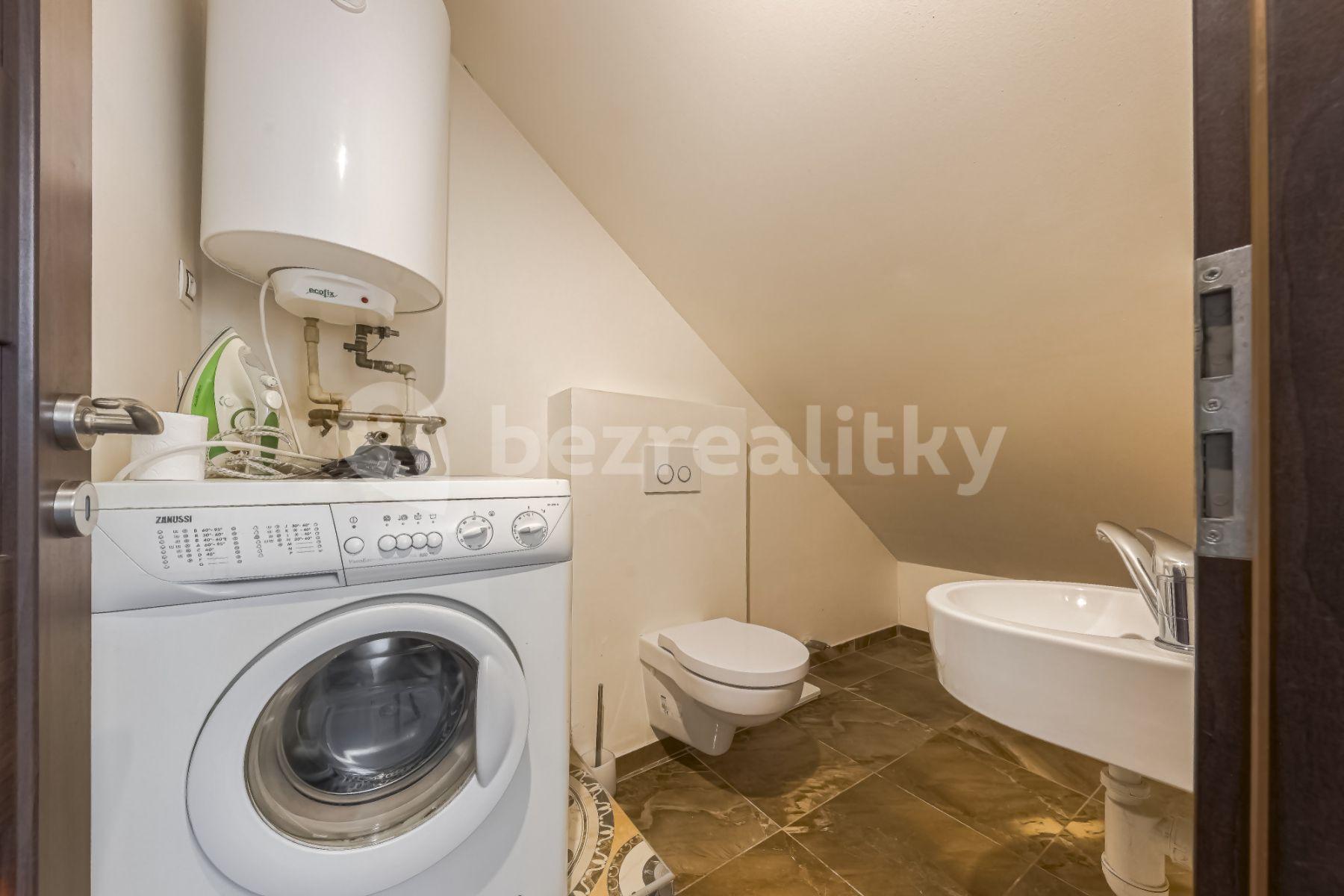 3 bedroom flat to rent, 100 m², Tolstého, Prague, Prague