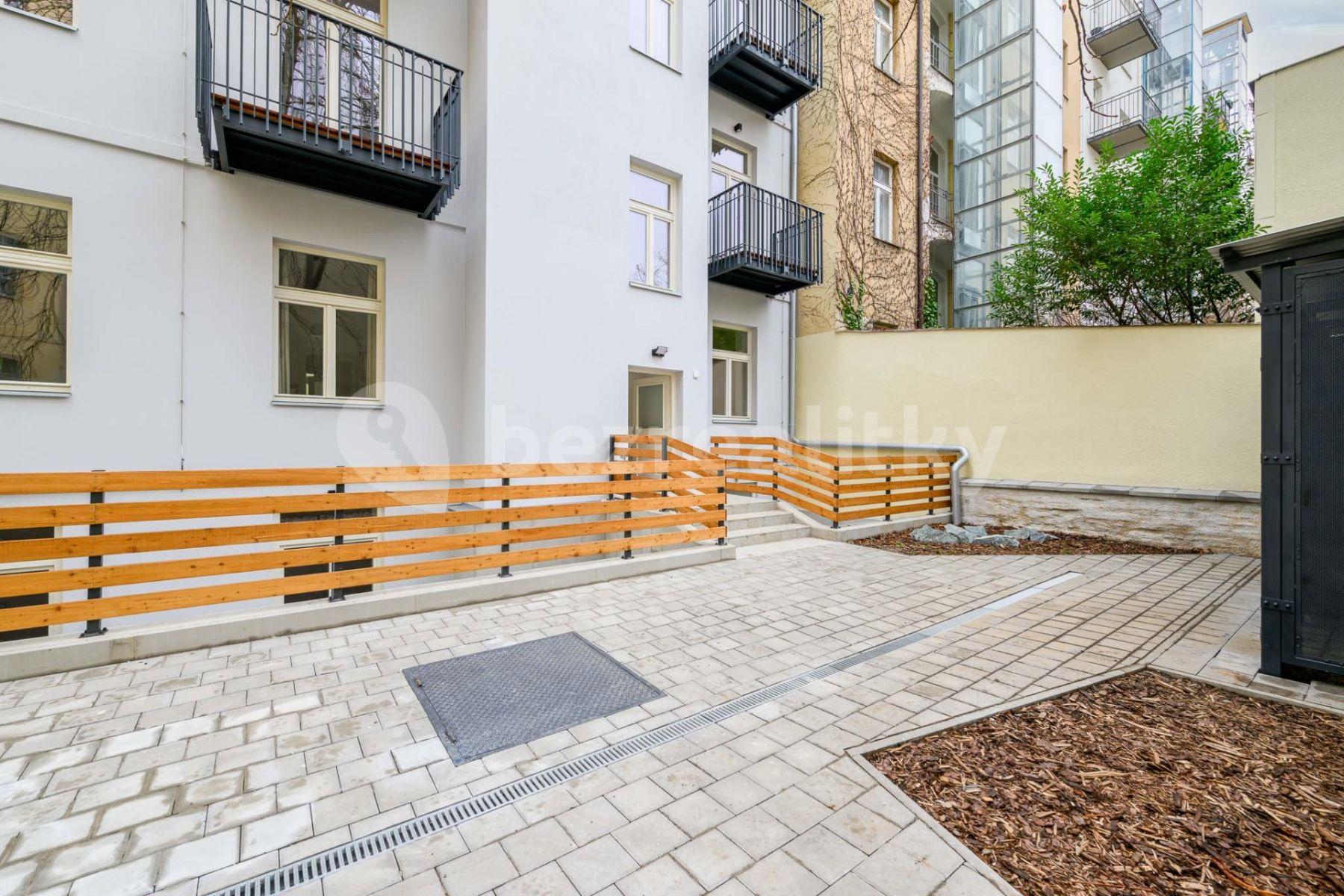 Studio flat for sale, 30 m², Na Výšinách, Prague, Prague