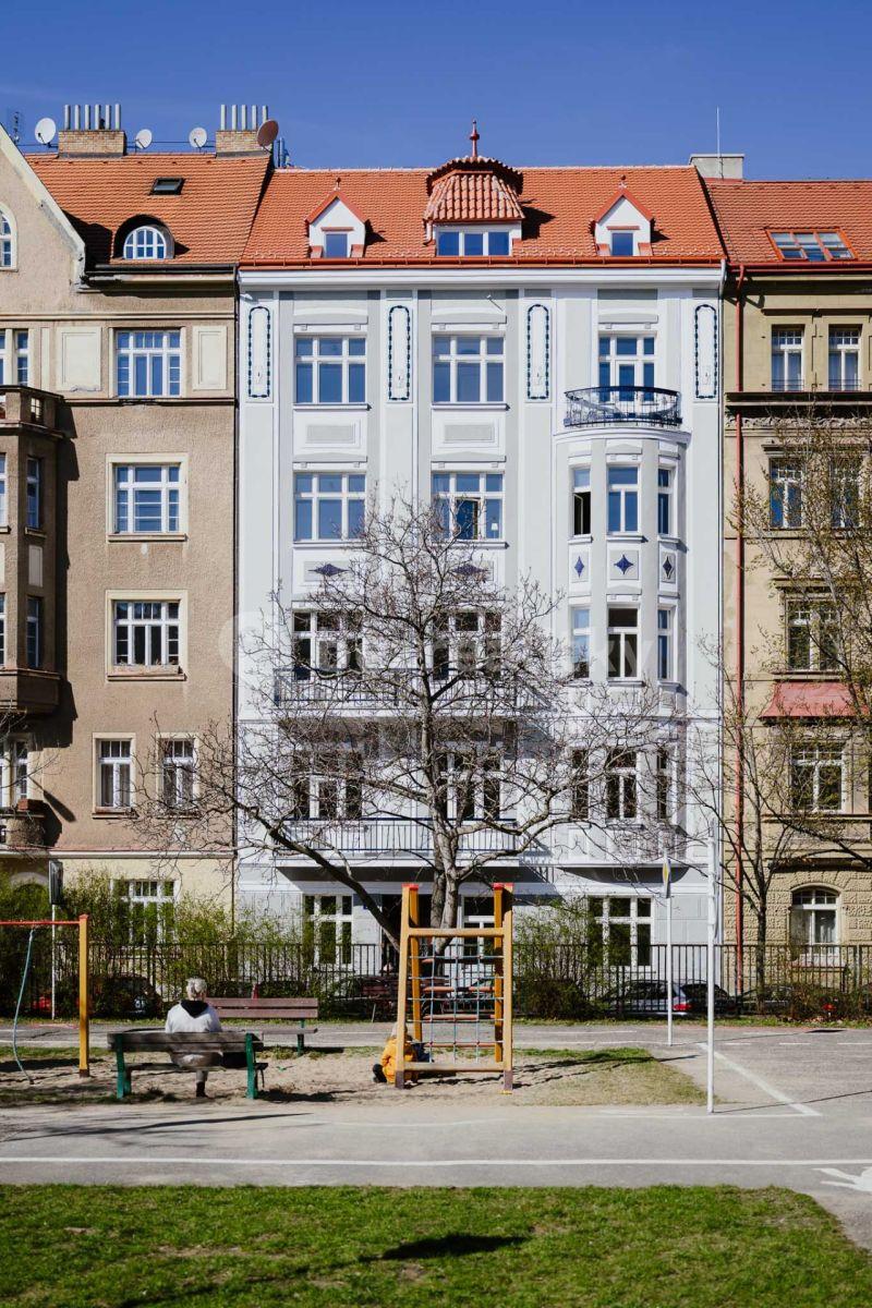 Studio flat for sale, 30 m², Na Výšinách, Prague, Prague