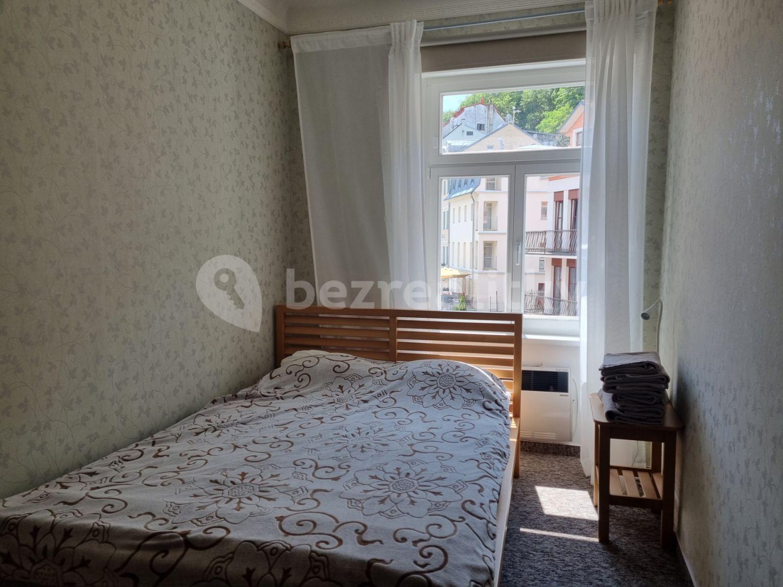 1 bedroom with open-plan kitchen flat to rent, 37 m², Zámecký vrch, Karlovy Vary, Karlovarský Region