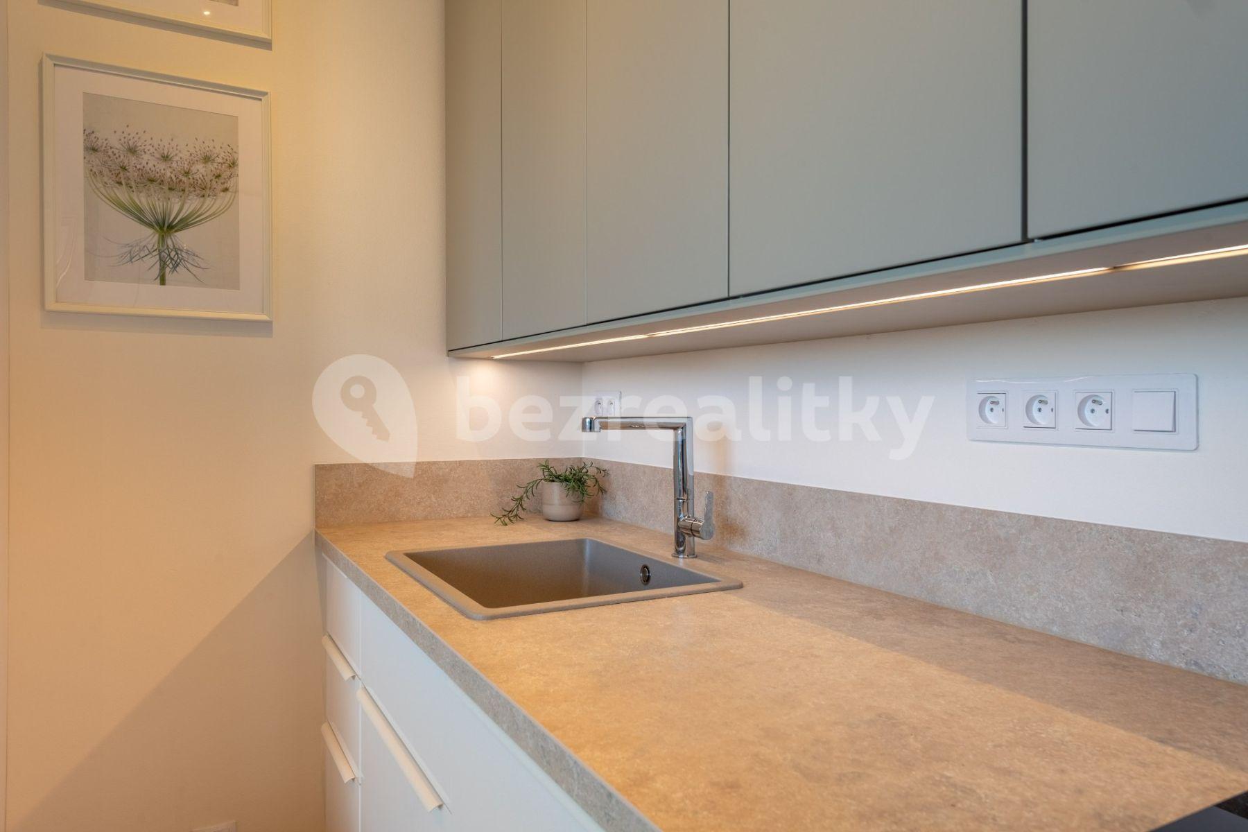 Studio flat to rent, 36 m², Bolevecká, Prague, Prague