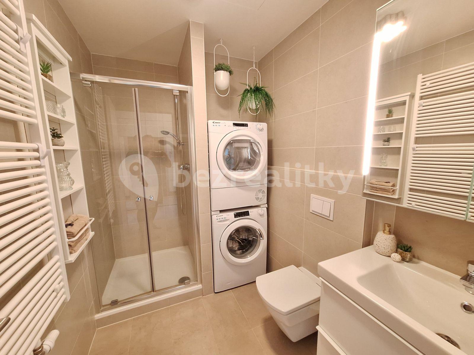 Studio flat to rent, 36 m², Bolevecká, Prague, Prague