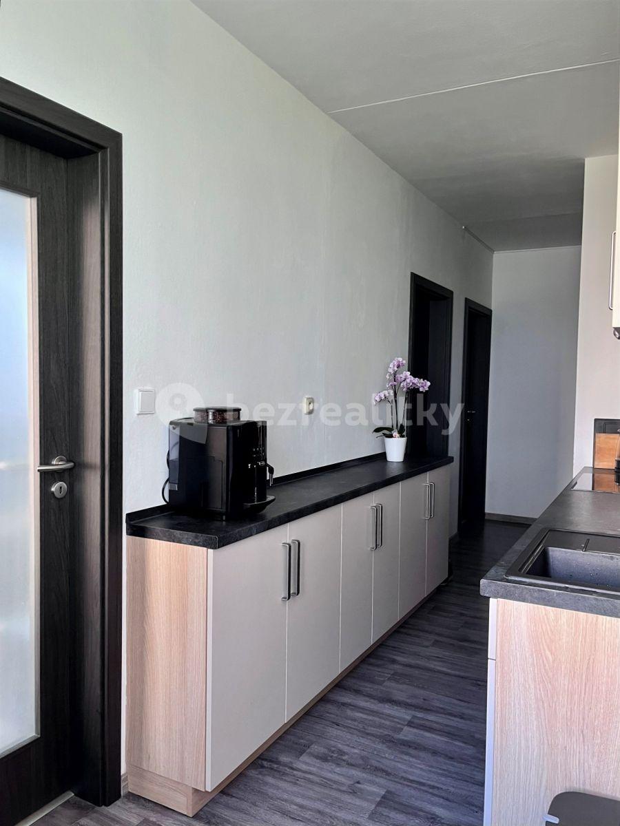 2 bedroom flat to rent, 63 m², Stavbařská, Chomutov, Ústecký Region