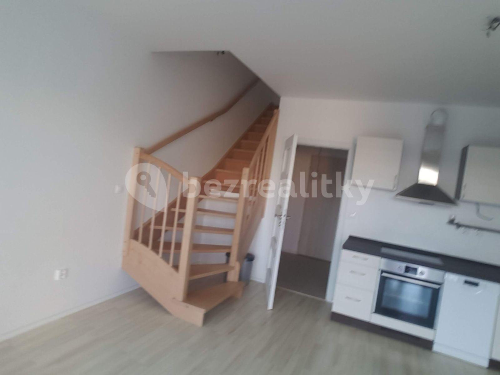 3 bedroom with open-plan kitchen flat to rent, 80 m², Přadlácká, Brno, Jihomoravský Region