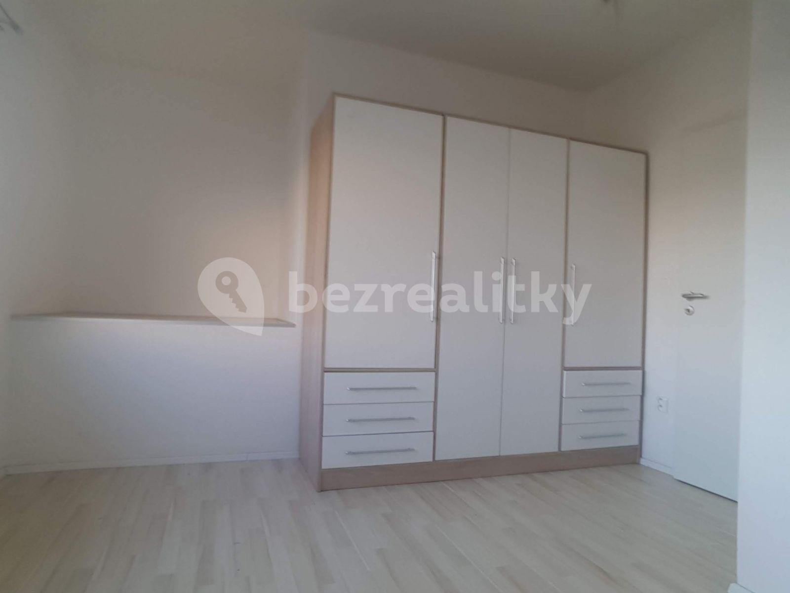 3 bedroom with open-plan kitchen flat to rent, 80 m², Přadlácká, Brno, Jihomoravský Region