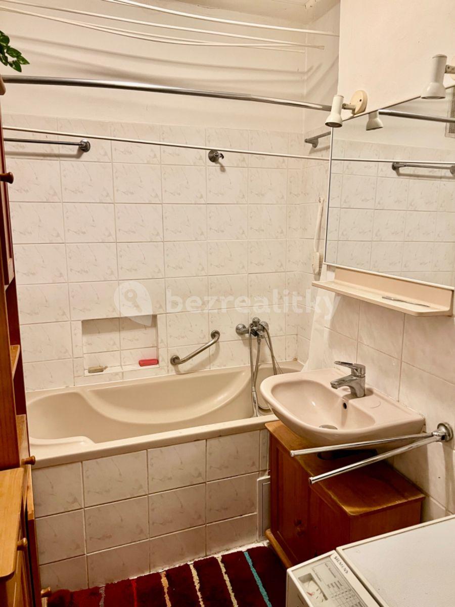 3 bedroom flat to rent, 85 m², U Střelnice, Hradec Králové, Královéhradecký Region