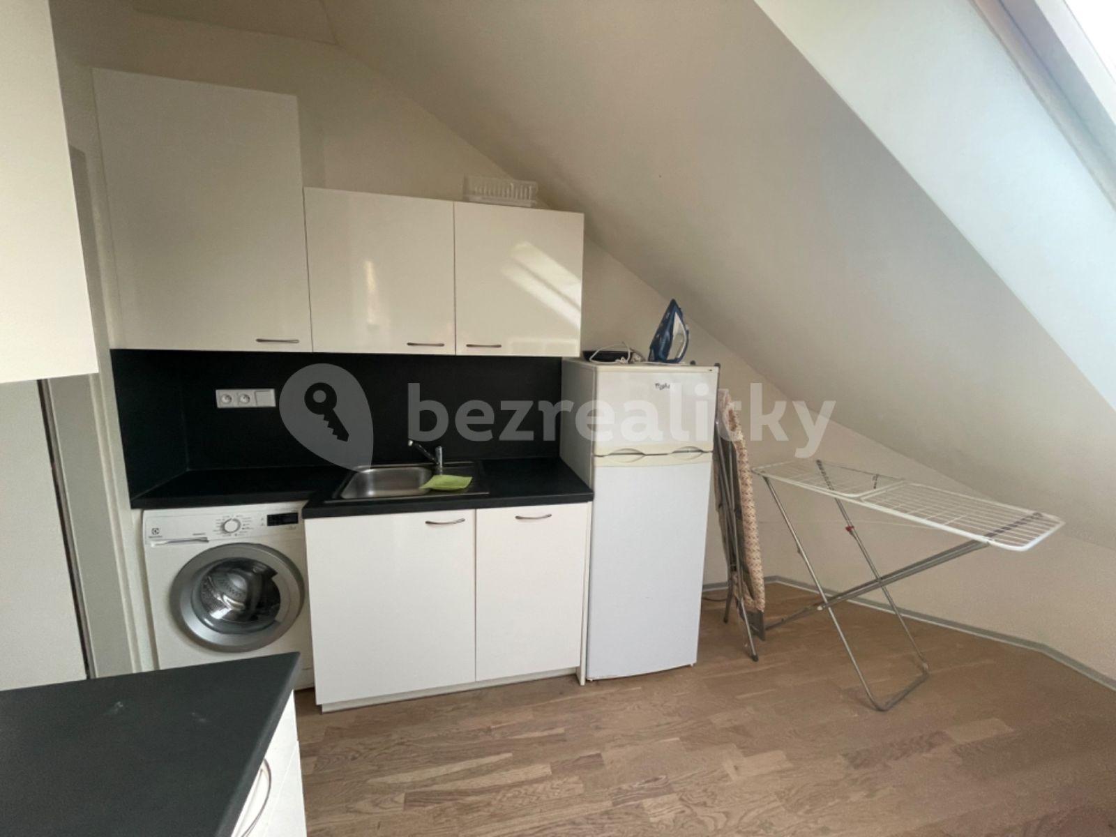 Studio flat for sale, 58 m², Velvarská, Prague, Prague