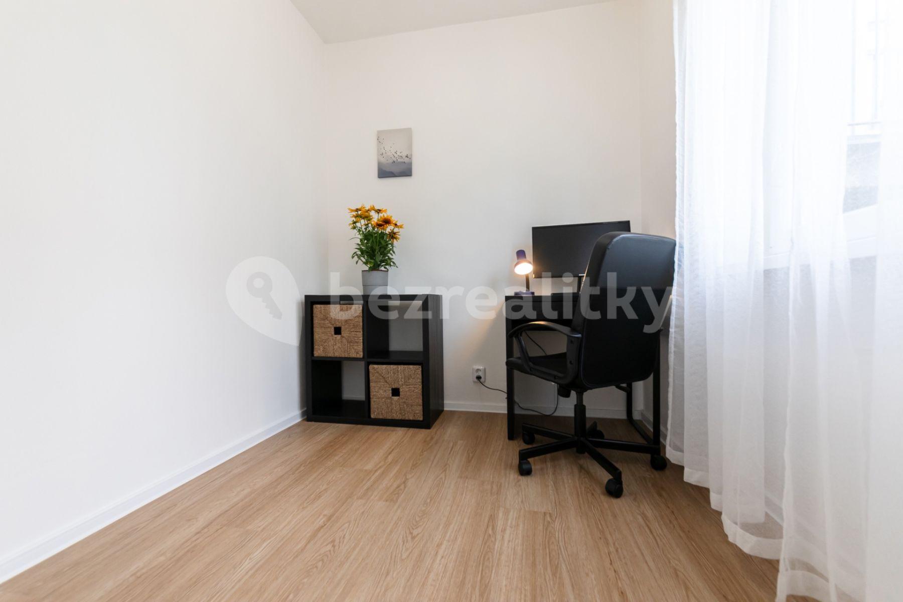 4 bedroom flat for sale, 74 m², Měchenická, Prague, Prague