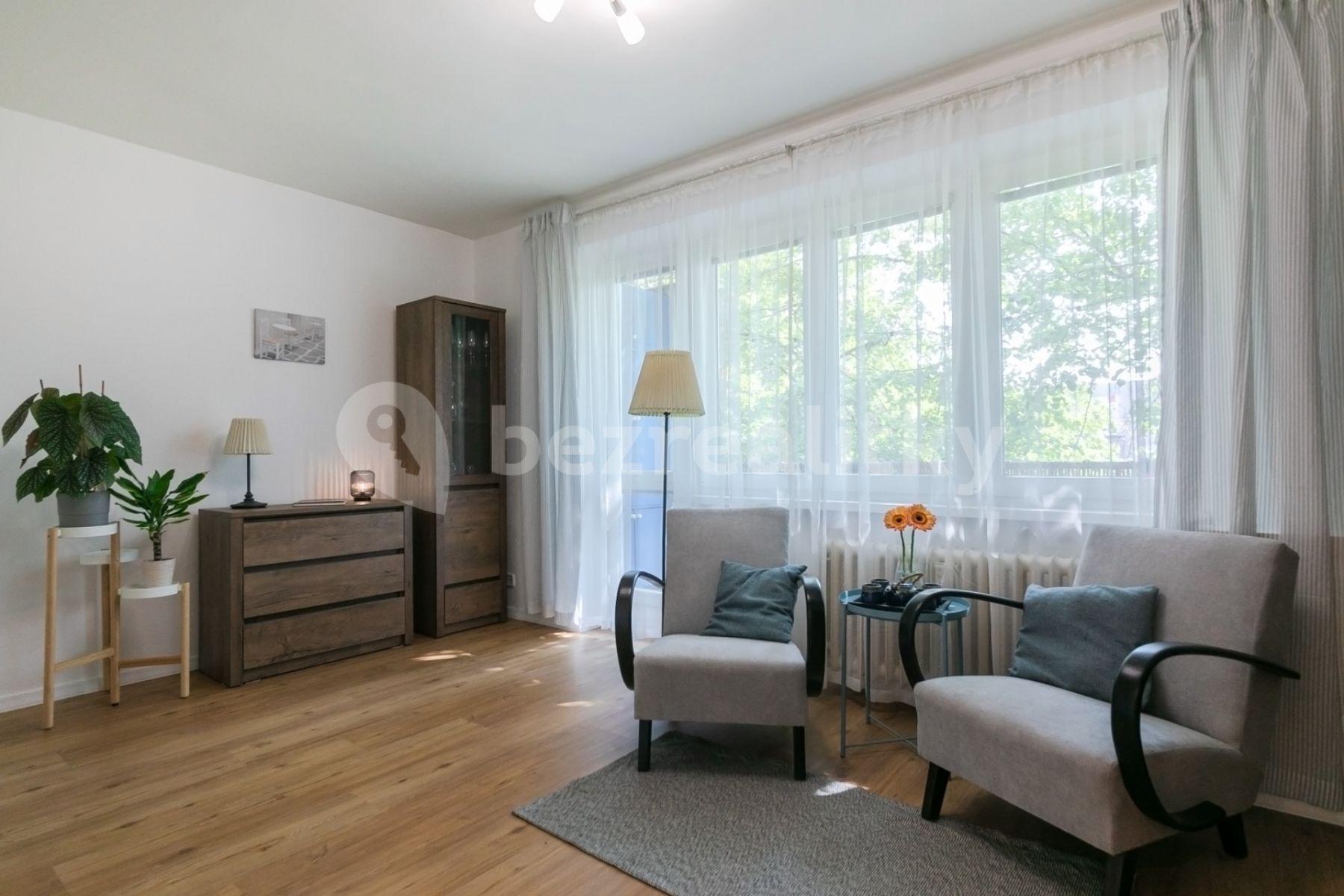 4 bedroom flat for sale, 74 m², Měchenická, Prague, Prague